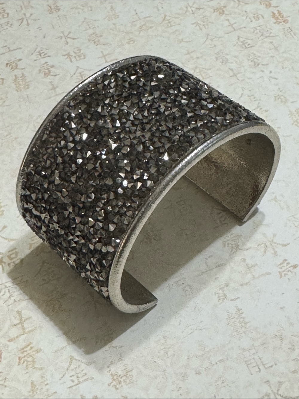 PAPARAZZI STELLAR RADIANCE CUFF - Picture 1 of 10